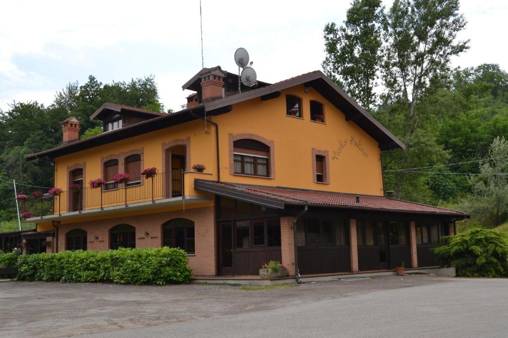 Trattoria Vecchio Mulino Bed & Breakfast Niella Tanaro Luaran gambar