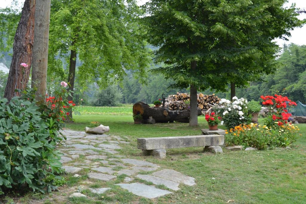 Trattoria Vecchio Mulino Bed & Breakfast Niella Tanaro Luaran gambar